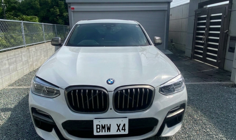 画像1549：BMW X4 M40i (G02) 2018年式 走行6,030km アルピンホワイトIII × ヴァーネスカ赤ステッチ